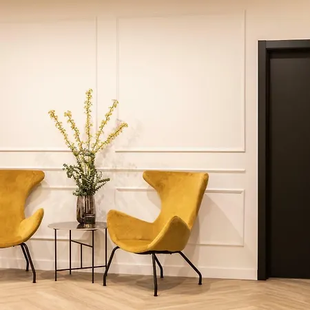 Blanq Comedias בית הארחה ולנסיה
