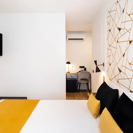 Blanq Comedias Guest house 2*
