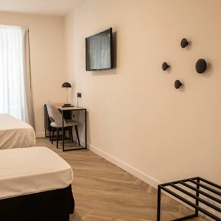 Blanq Comedias Guest house 2*